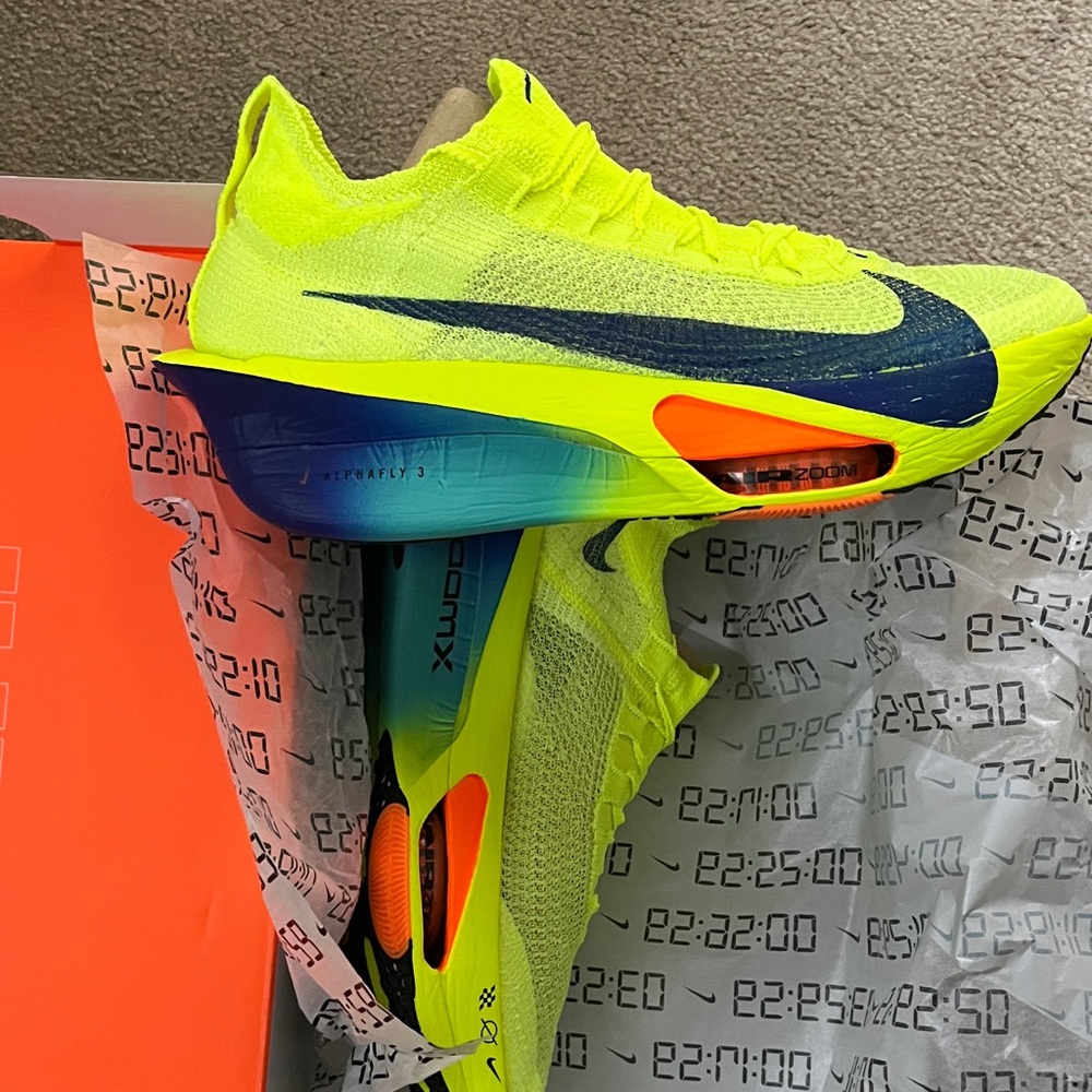 Nike Alphafly 3 Men’s Size 10 Racing Shoe Volt Athletic Shoes (Marathon Racing)